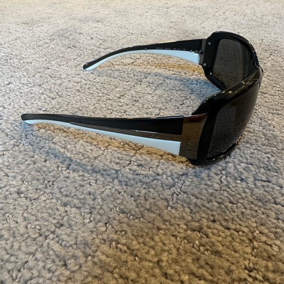 Prada sunglasses - Picture 2 of 4